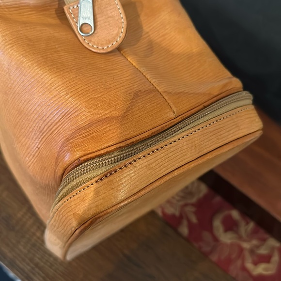 Argentinian Casa Lopez heavy leather vanity case - Picture 11 of 15